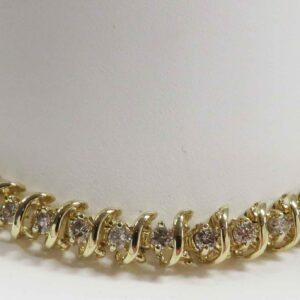 Diamond Curves