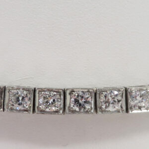 Narrow Diamond Road